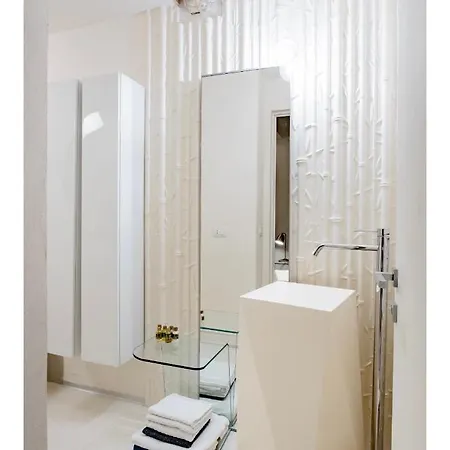 Luxury Tower House In Heart Of Standard *