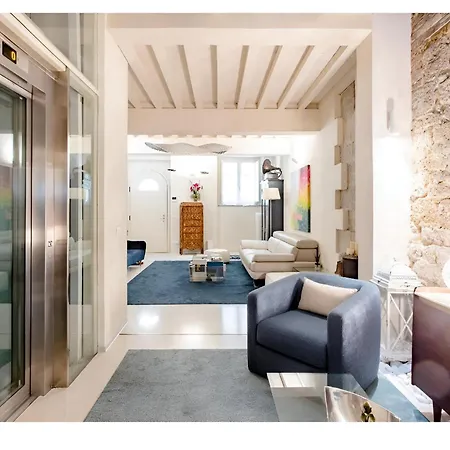 Luxury Tower House In Heart Of Standard